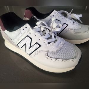 Brand New Women's New Balance 574 Sneakers